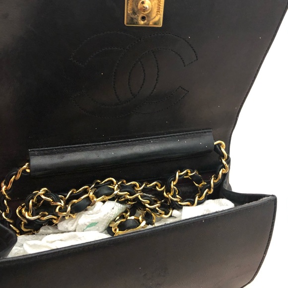 🔥CHANEL Clutch w/COA🔥 - Picture 2 of 6
